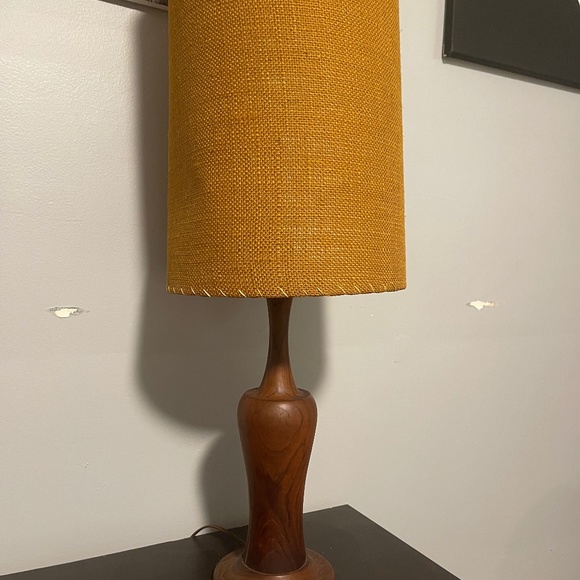 Brown lamp - Picture 1 of 5